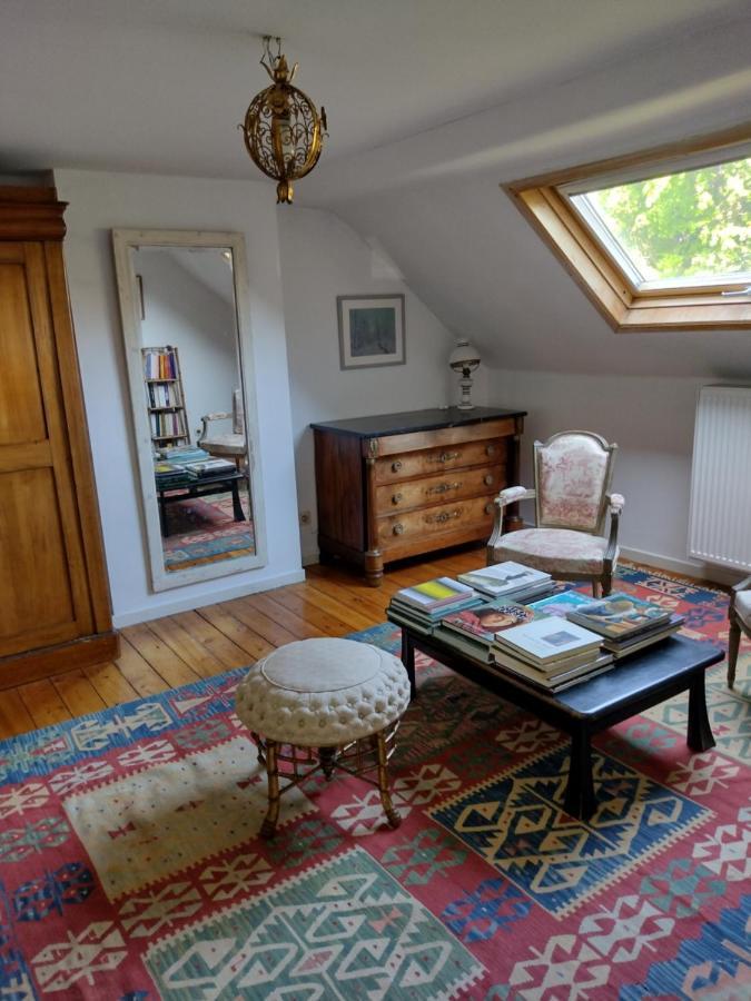 L Heure Bleue Bed & Breakfast