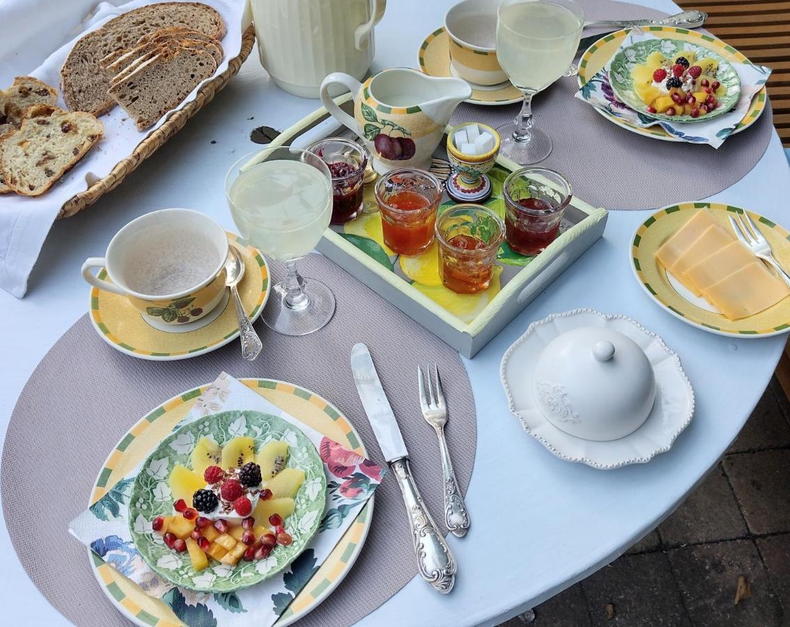 Bed & Breakfast L Heure Bleue Wezembeek-Oppem